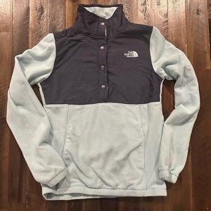 The North Face 1/4 zip fleece size  XS
